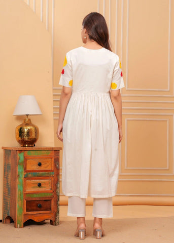 EKRIA Bloom Embroidered Kurta Set - EKRIA