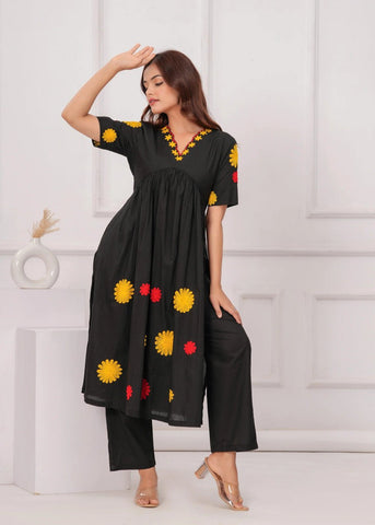 EKRIA Bloom Embroidered Kurta Set - EKRIA