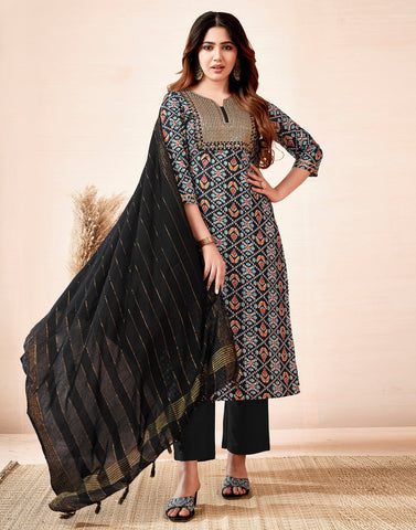 Black Geometric Print Kurta Set with Embroidered Yoke