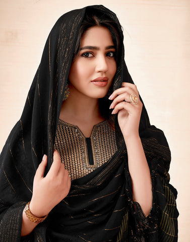 Black Geometric Print Kurta Set with Embroidered Yoke