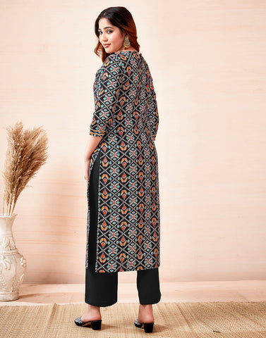 Black Geometric Print Kurta Set with Embroidered Yoke