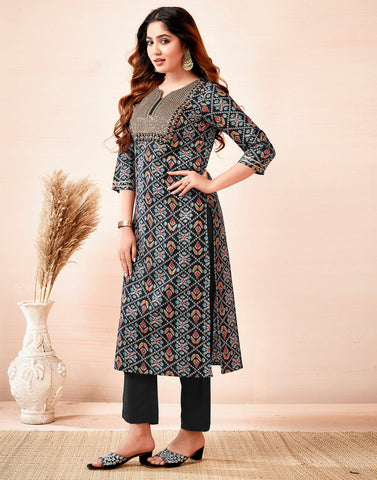Black Geometric Print Kurta Set with Embroidered Yoke
